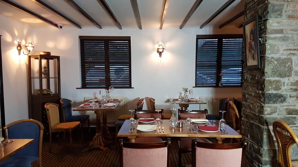 New Gurkha Inn Brecon Ngoại thất bức ảnh