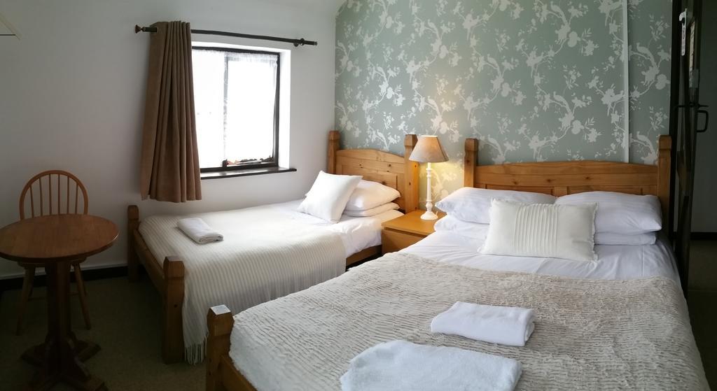 New Gurkha Inn Brecon Ngoại thất bức ảnh